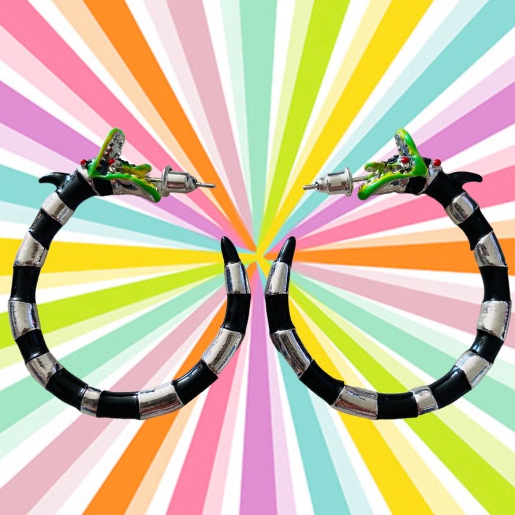 Beetlejuice Snake Striped Pierced Hoop Earrings Sandworm 19$